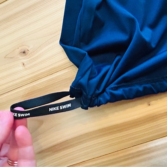 NEW Nike Women’s Earth Dye Layered Tankini Swim Top in Midnight Navy Size Small - Picture 12 of 16